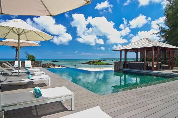 Bon Azur Beachfront Suites and Penthouses by Lov (Trou aux Biches)